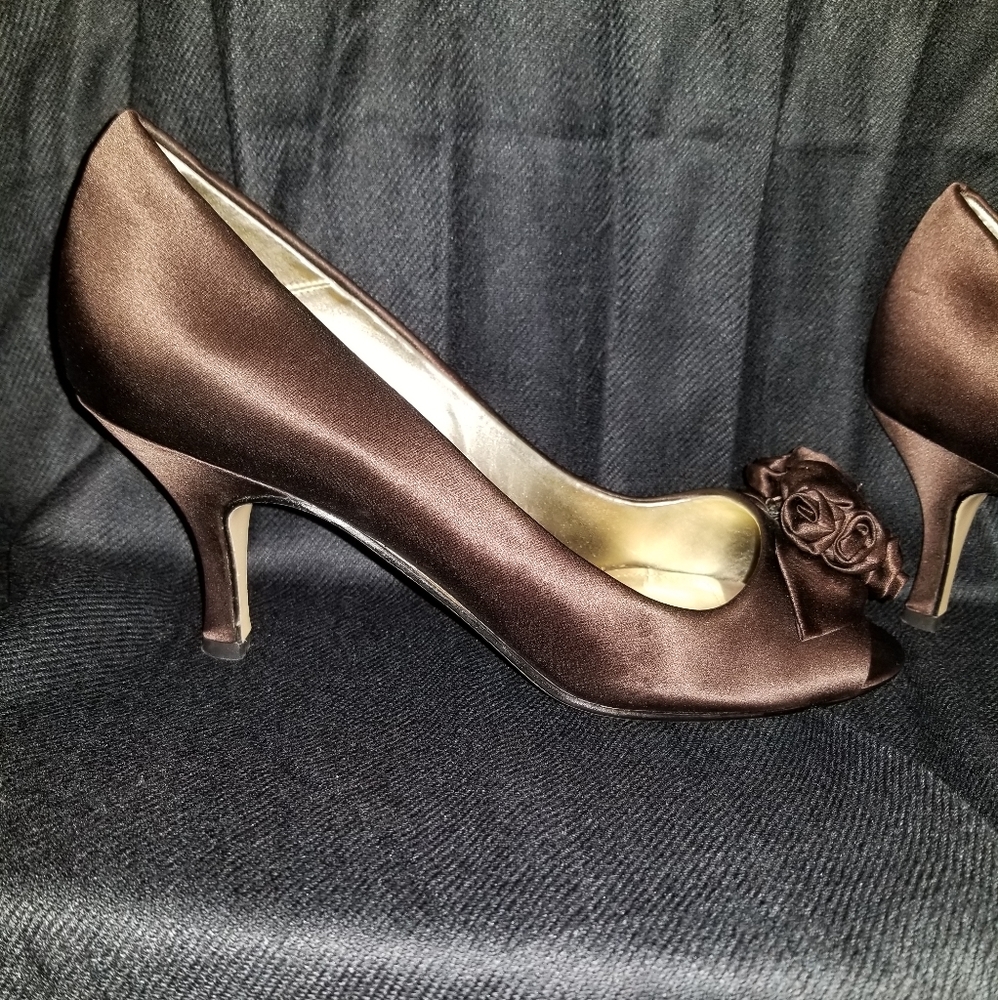 Caparros Nahla Chocolate Silk Brown Satin Heels Size 10B